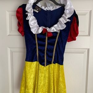 Charades Snow White Halloween Costume
